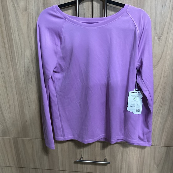 NWT lavender sport top - Picture 3 of 3